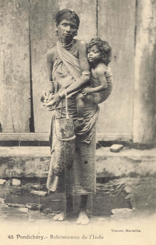 16-06 - Pondichery - bohemienne et enfant